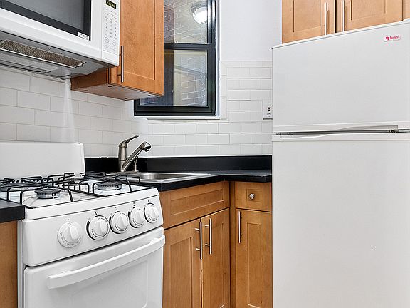 5th image of 333 E 89th St APT 2D