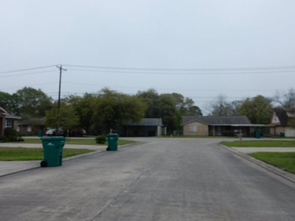 5th image of 204 Taylor Cir