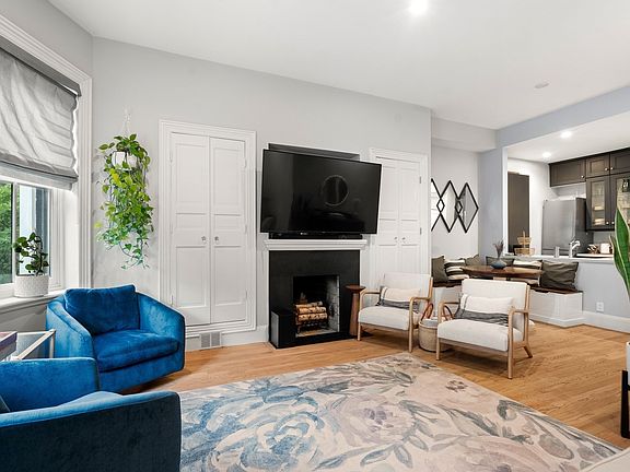 4th image of 209 W Canton St APT 3