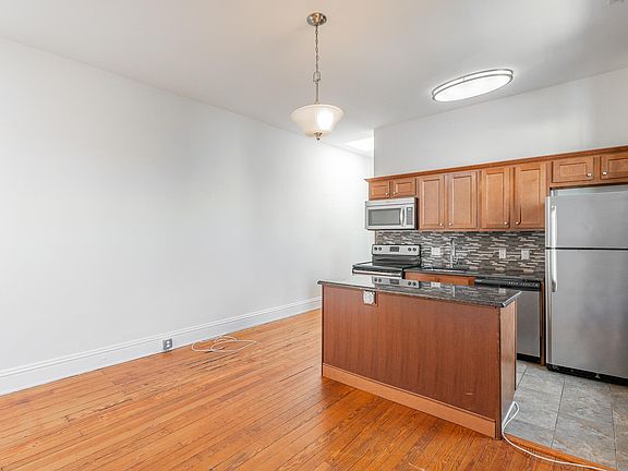 2nd image of 212 N Lombardy St #B