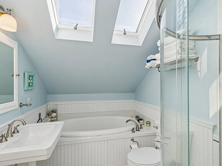 38 Baycrest Ave — Photo 17