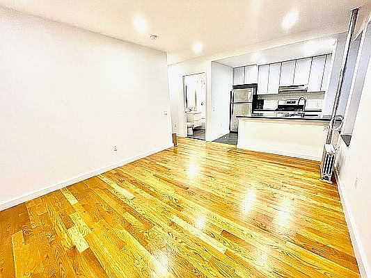 4th image of 3971 Gouverneur Ave #2G