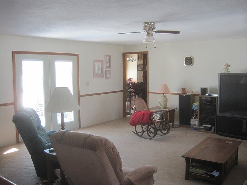 816 S Elm St, Sesser, IL 62884 Zillow