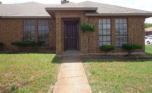 3rd image of 1741 Creekview Dr