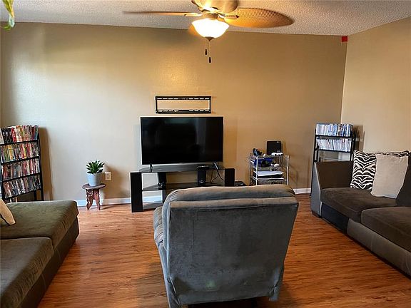 5th image of 307 E 122nd Ave