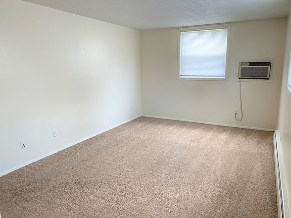 3rd image of 875 26th St #10646554