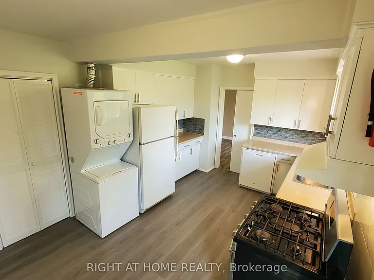 169 Yorkview Dr #1 — Photo 11