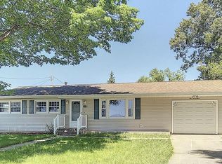 217 E 9th Ave, Colona, IL 61241