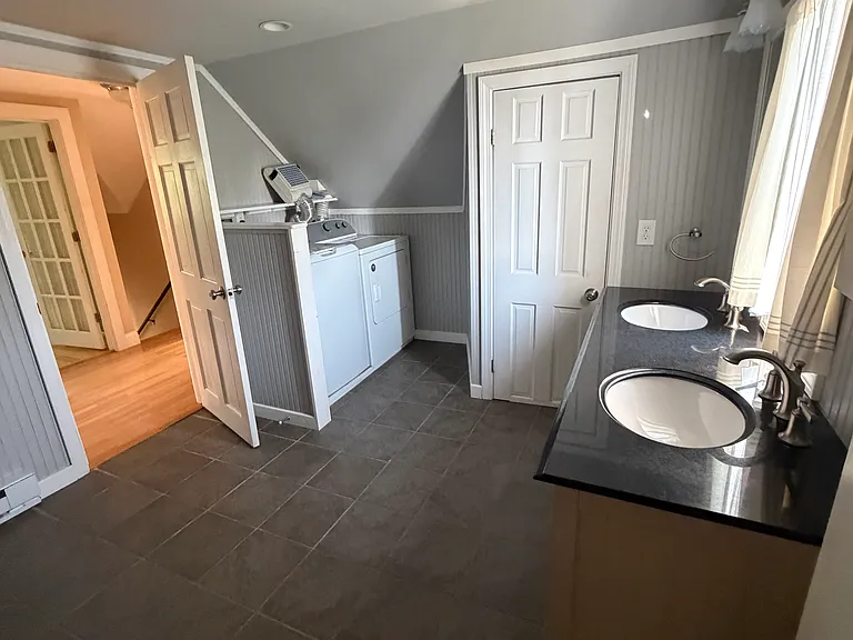 286 Front St — Photo 31