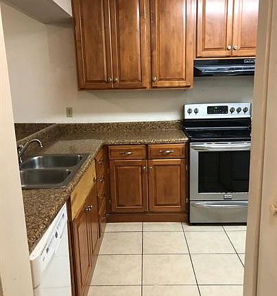 5th image of 652 Kenwick Cir #204-1