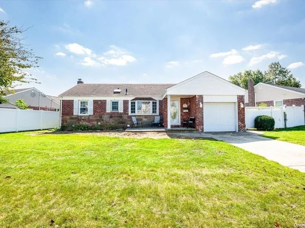 727 Cypress Drive, Franklin Square, NY 11010