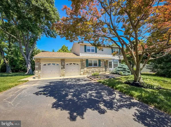 16 Upton Ln, Yardley, PA 19067