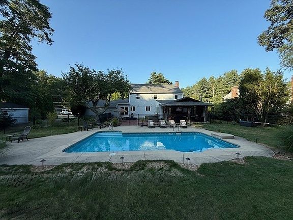 2nd image of 98 Sherwood Ln