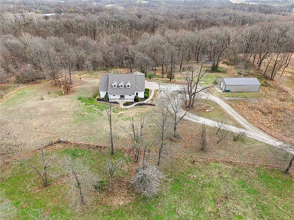 2nd image of 19178 Saunders Ln