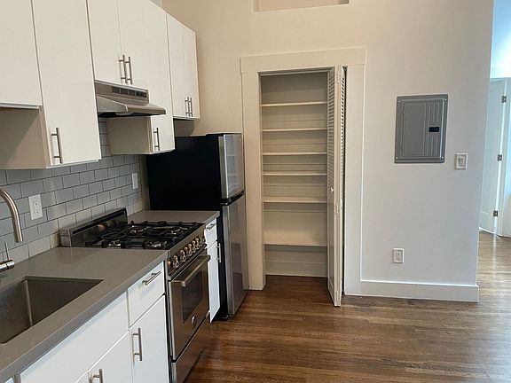 5th image of 3374-3376 21st St #3376C