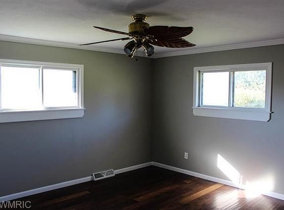 2nd image of 712 Park Shore Dr