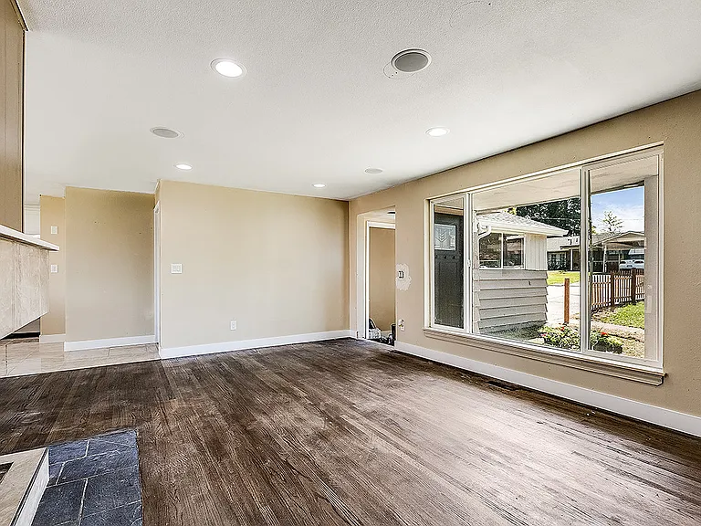 6204 S 118th Pl — Photo 6
