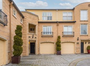 8315 SW Seneca St, Tualatin, OR