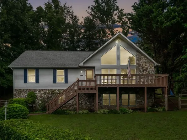 15 Tiffany Ln, Asheville, NC 28804