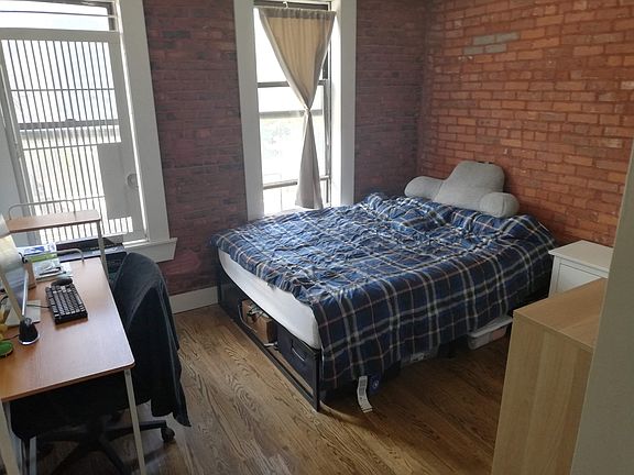 5th image of 928 Myrtle Ave APT 6