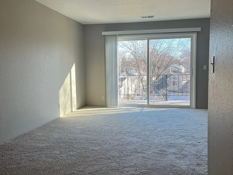 Whispering Isle Apartments — Photo 50