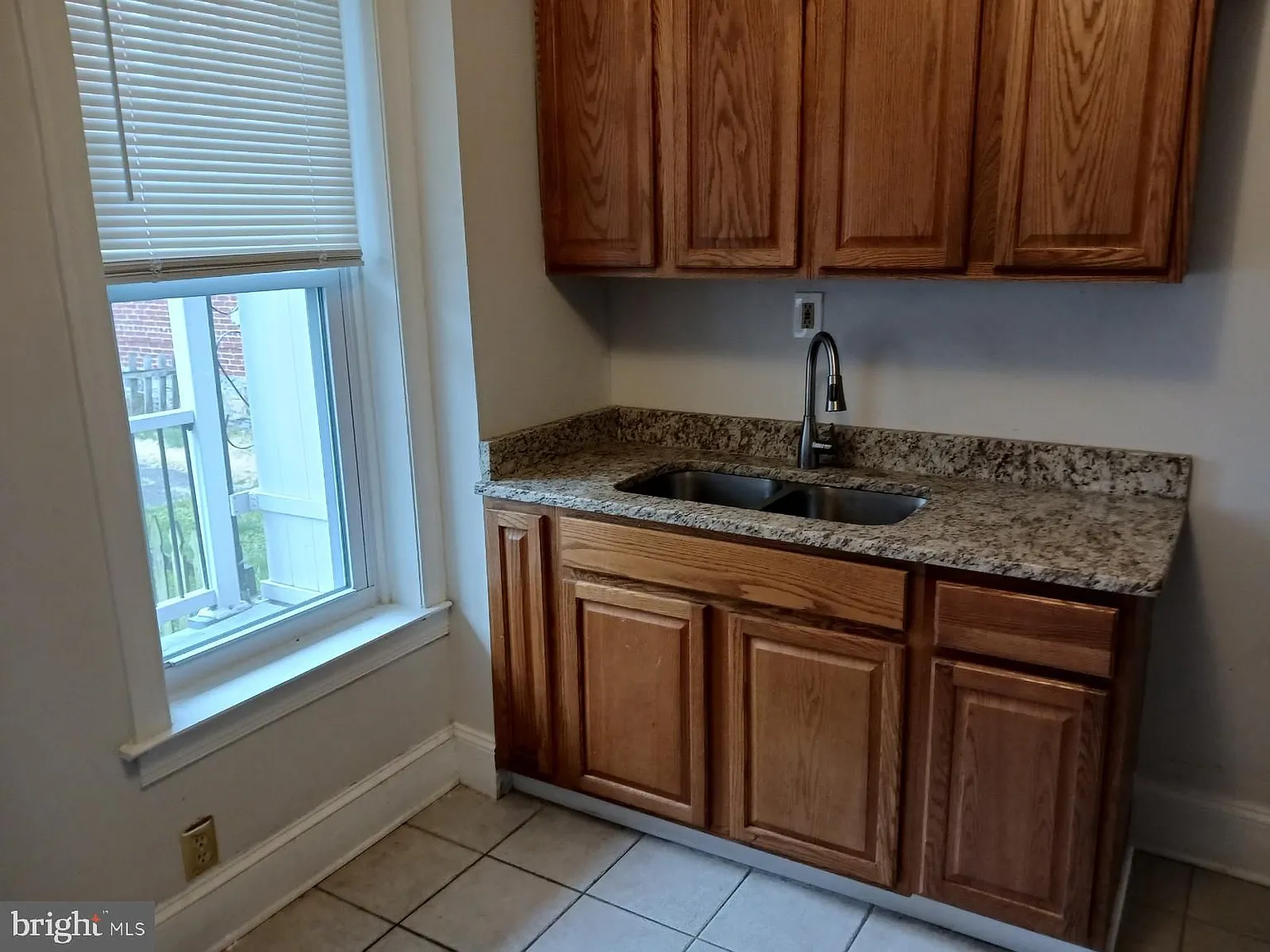 3 bed, 1120 sqft, $1,500 — Photo 4