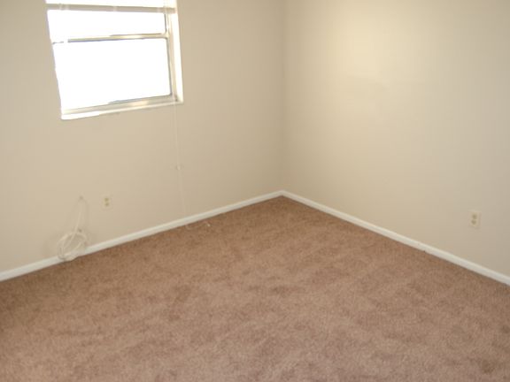 4th image of 7450 35th St N APT 1601