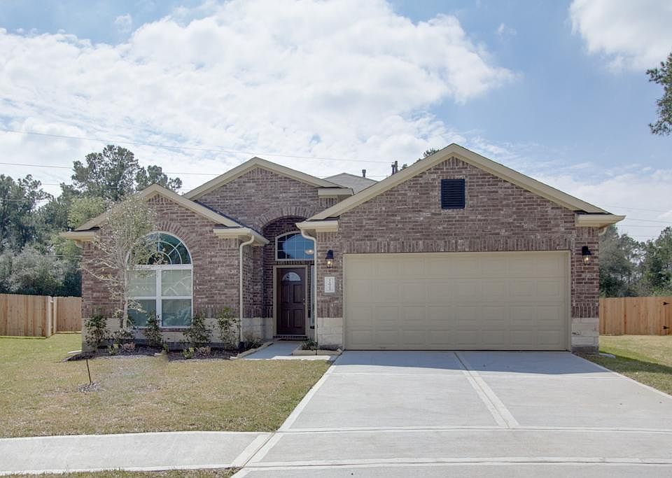 What a Gorgeous one story brick, 3 bedroom, formal dining, grand foyer, covered back patio and 2 car garage home with beautiful landscaping.