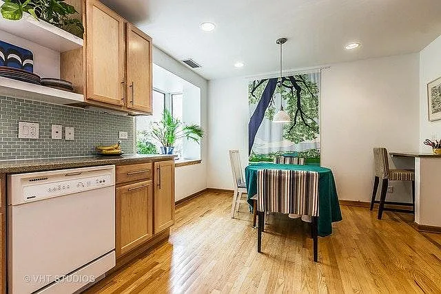 801 S Plymouth Ct #K — Photo 3