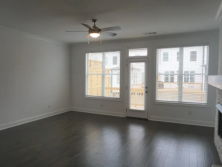 4515 Sims Park Overlook — Photo 14