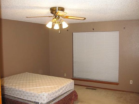 4th image of 612 Westview Dr