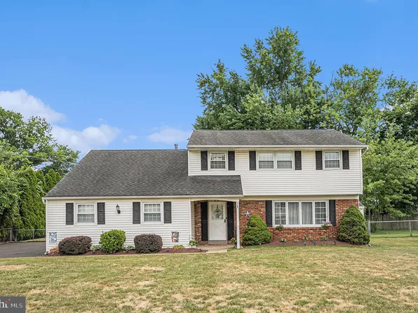 35 Latchstring Ln, Hatboro, PA 19040