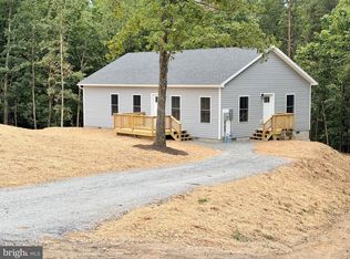 193 Young Ln, Berkeley Springs, WV 25411
