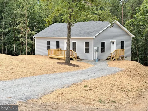 193 Young Ln, Berkeley Springs, WV 25411