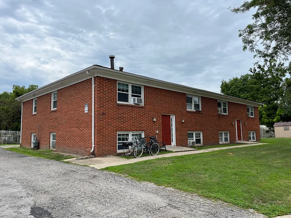 101 College Park Ct #2