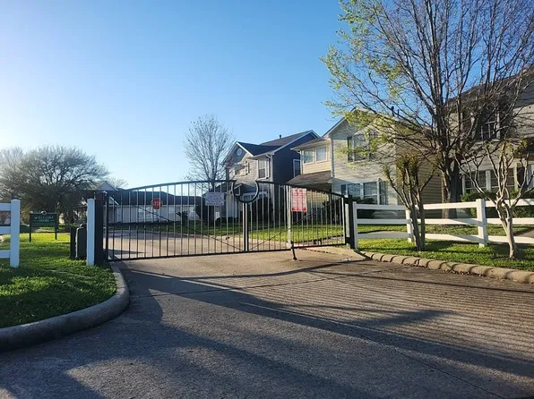 15807 S Alley Ct, Houston, TX 77082