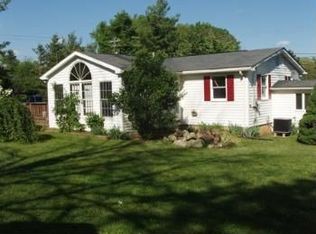 28 Walnut Grove Rd, Charles Town, WV 25414