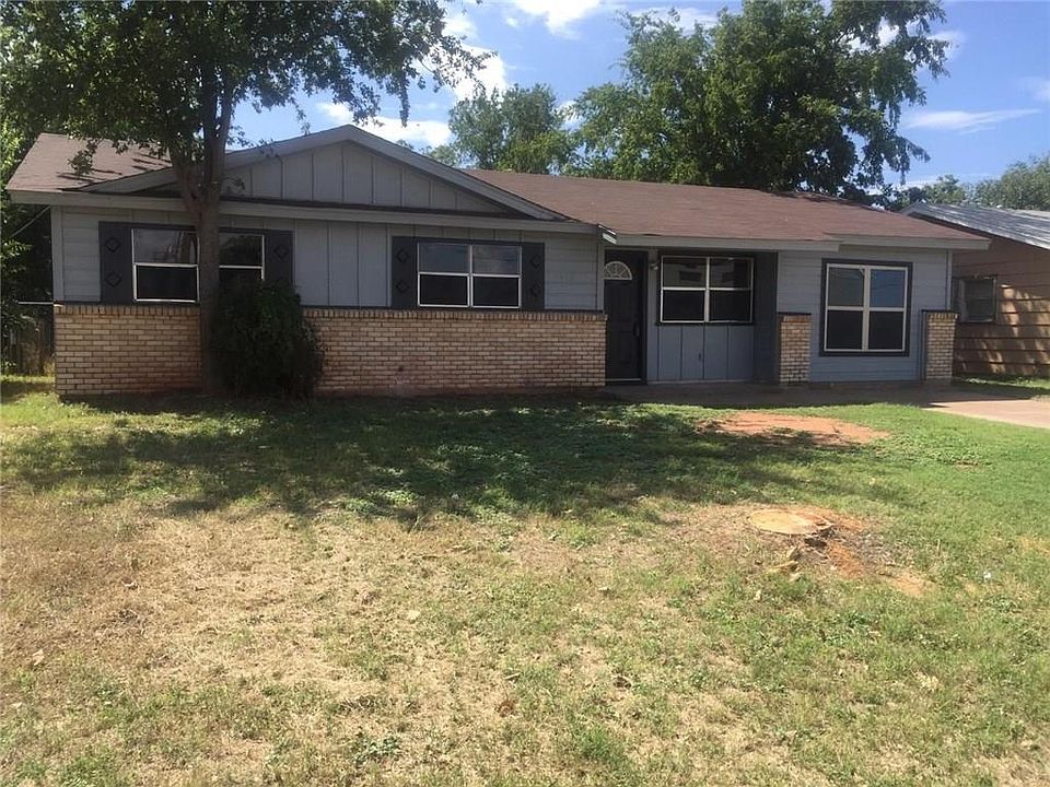 1st image of 2418 Yorktown Dr