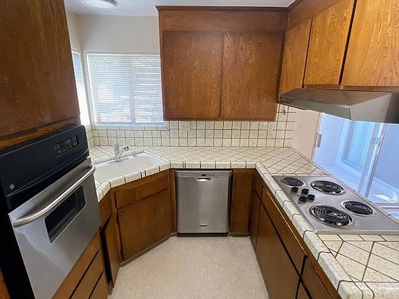 5th image of 1571 Brookvale Dr