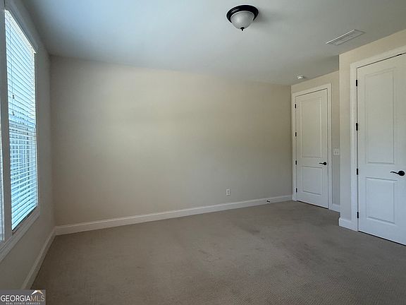 5th image of 469 Silverbell Ct