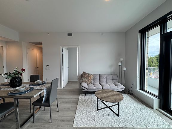 4th image of 2729 Kingsway #412