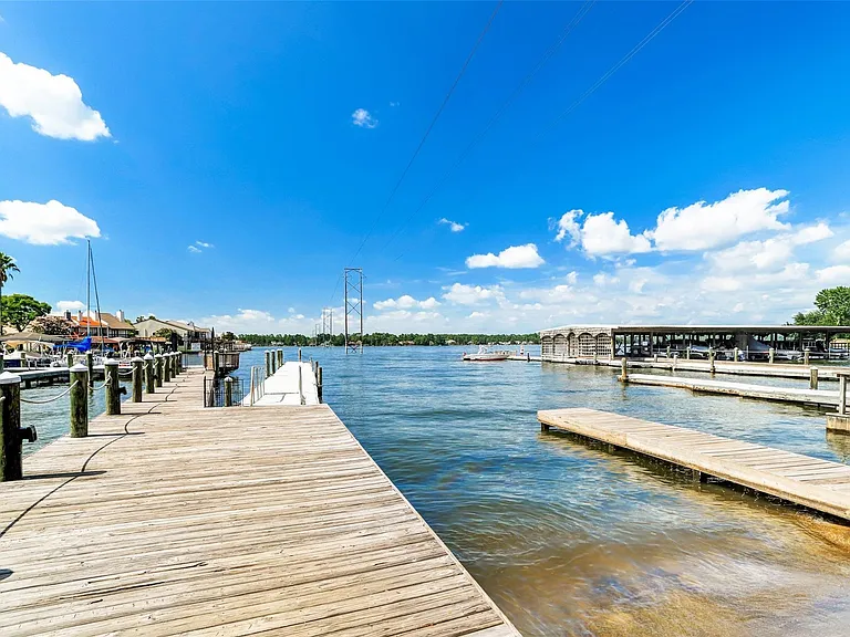 112 Harbour Town Dr — Photo 37