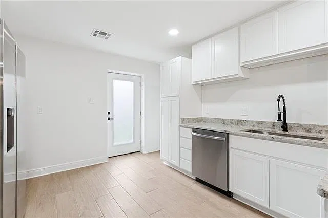 3 bed, 2.0 bath, 1650 sqft, $2,400 — Photo 4