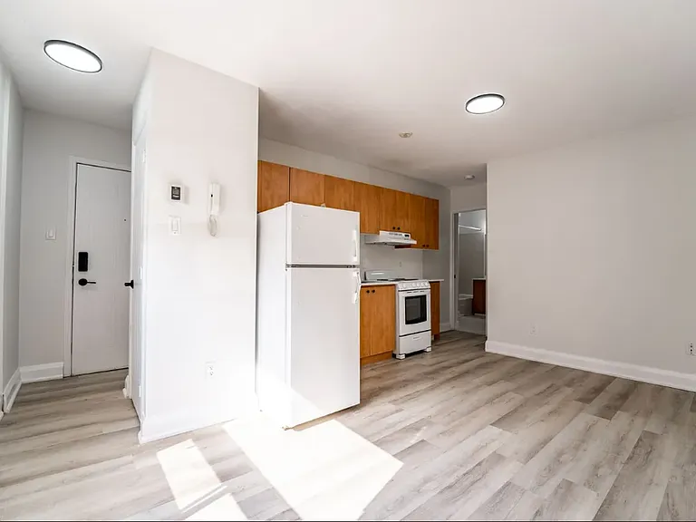 477 Cumberland St #1 — Photo 4