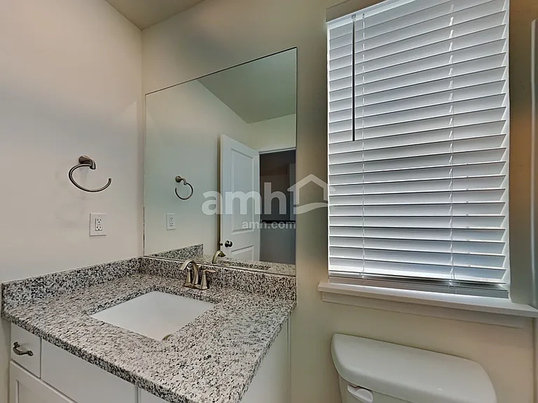 2317 E Surry Way — Photo 15