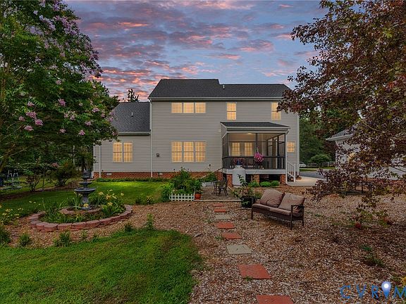 4th image of 21700 Oak Hill Ct
