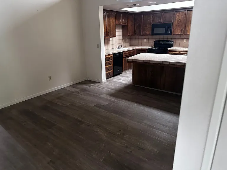 7131 Hanover Cir — Photo 8