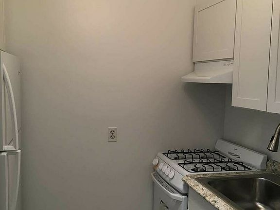 5th image of 11 E 12th St APT 1F