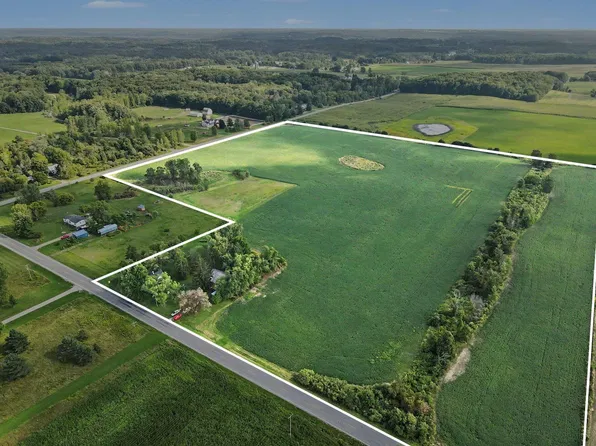 1500 Hull St NE, Sparta, MI 49345