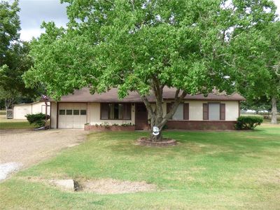 812 Campbell Rd, Eagle Lake, TX, 77434